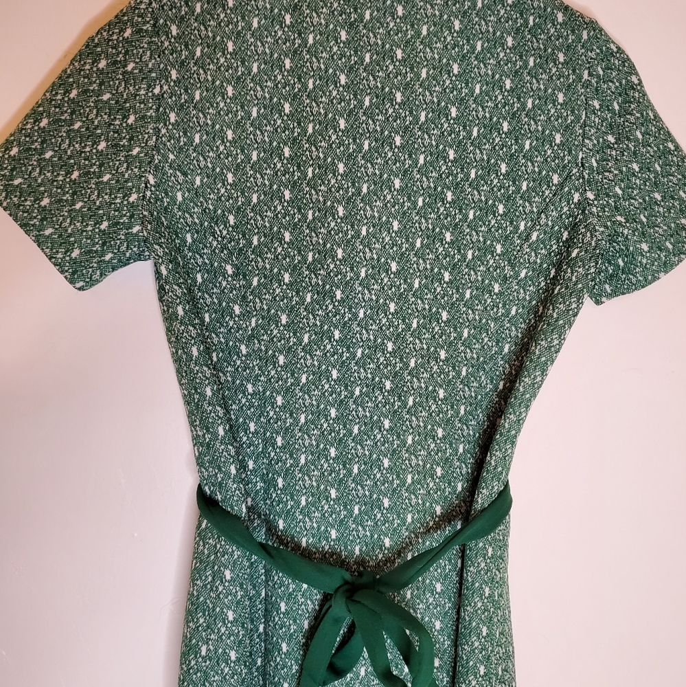 Speedy Green 70s Athletic Polyester Zip-Up Dress with Waist Tie - Picture 10 of 14